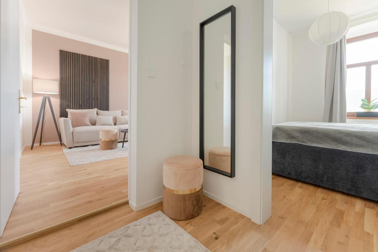 City Lounge Appartement Am Hauptbahnhof ザンクト・ペルテン エクステリア 写真